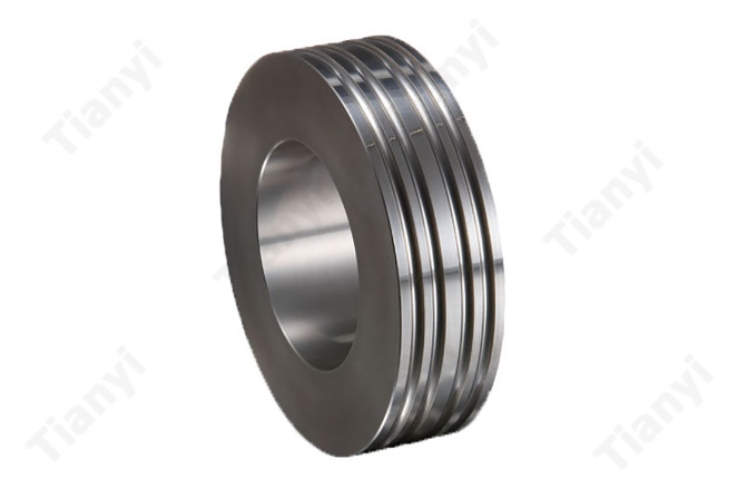 Ongeëwenaarde krag: redes waarom wolfraamkarbiedrolle elke keer beter presteer